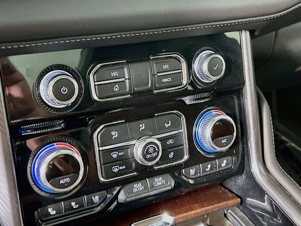 Certified 2024 GMC Yukon XL Denali Ultimate AWD/4WD image 15