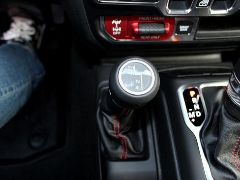 Used 2019 Jeep Wrangler Unlimited Rubicon image 21