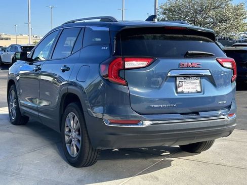 Used 2024 GMC Terrain SLT AWD/4WD image 5