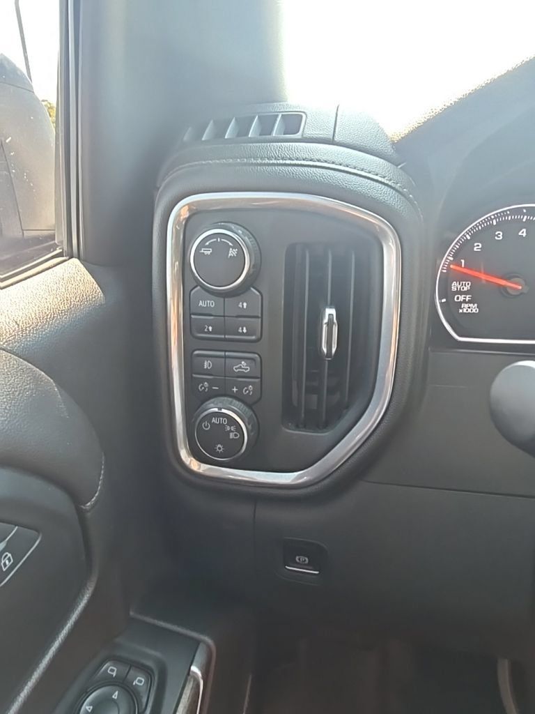Used 2019 Chevrolet Silverado 1500 RST w/ All-Star Edition AWD/4WD image 2