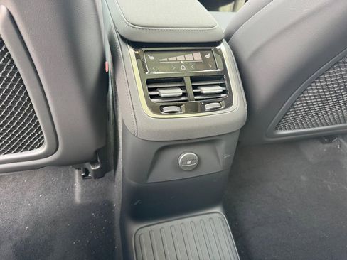 New 2026 Volvo XC90 T8 Plus w/ Protection Package Premier image 9