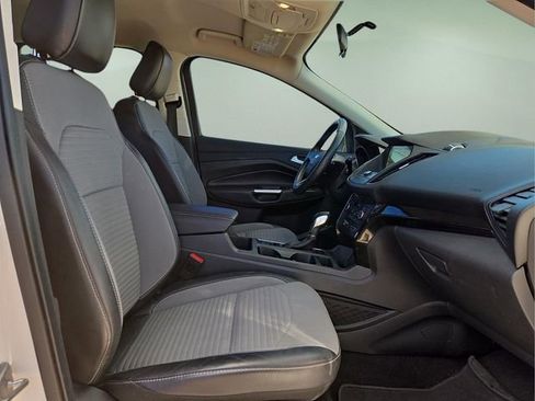 Used 2019 Ford Escape SE image 8