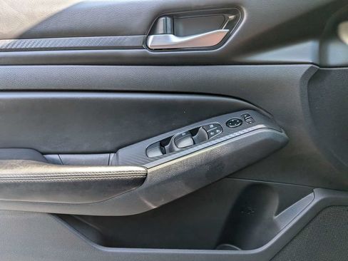 Used 2025 Nissan Altima 2.5 SV FWD image 23