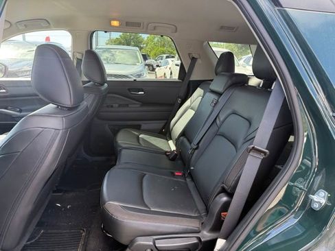 Used 2023 Nissan Pathfinder SL image 19