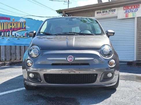 Used 2017 FIAT 500 Pop w/ Sport Appearance Package FWD image 3