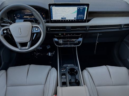 New 2024 Lincoln Corsair Reserve w/ Equipment Group 202A image 11