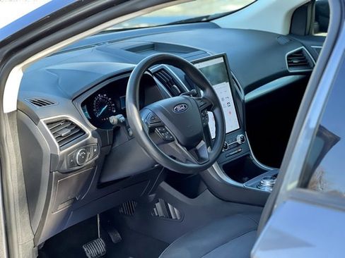 Used 2022 Ford Edge SE image 10