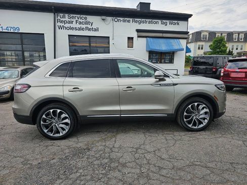 Used 2023 Lincoln Nautilus Reserve w/ Equipment Group 201A AWD/4WD image 4