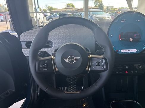Used 2025 MINI Cooper S image 33