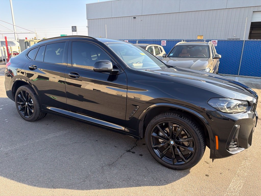 Used 2024 BMW X4 xDrive30i w/ Premium Package AWD/4WD image 5