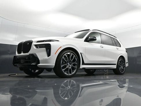 New 2026 BMW X7 M60i image 39
