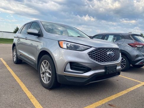 Used 2024 Ford Edge SEL AWD/4WD image 2