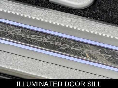 Used 2022 Land Rover Range Rover Autobiography image 15