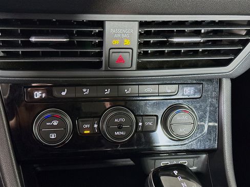 Used 2024 Volkswagen Jetta SE image 23