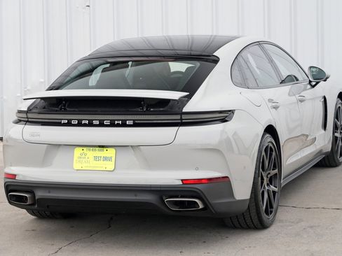 Used 2025 Porsche Panamera 4 w/ Premium Package image 59