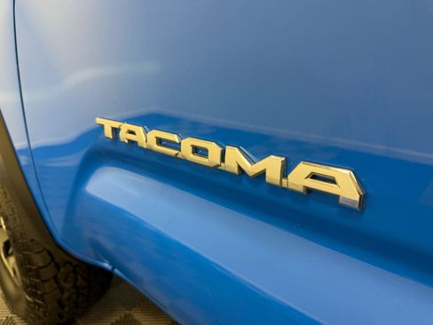 Used 2021 Toyota Tacoma TRD Off-Road AWD/4WD image 34