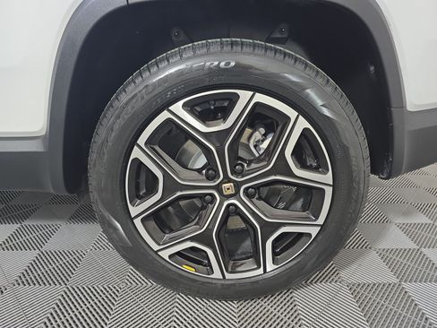 Used 2024 Rivian R1S Adventure Dual AWD/4WD image 10