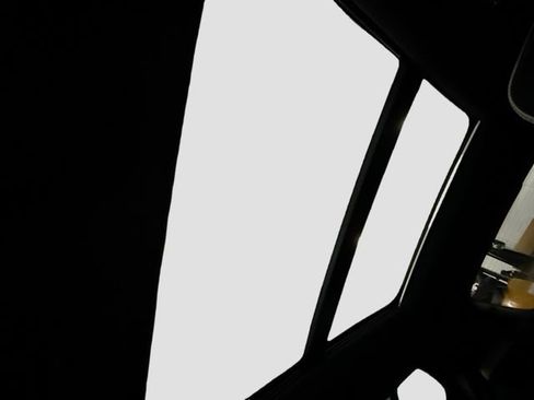 Used 2021 Volvo XC40 T5 R-Design w/ Climate Package image 23