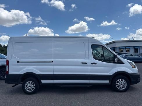 Used 2025 Ford Transit 250 148 Medium Roof RWD image 4