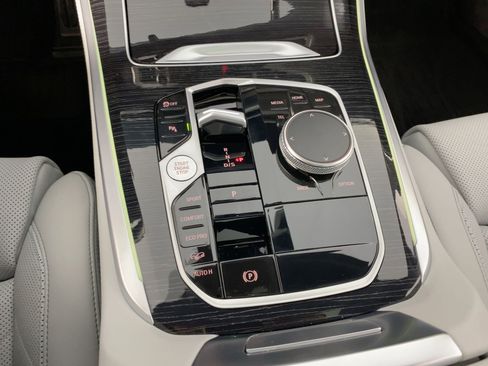 Certified 2024 BMW X5 xDrive40i w/ M Sport Package image 25