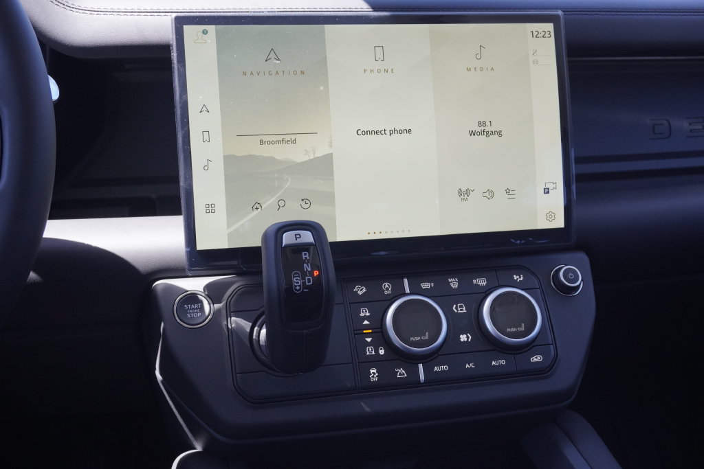 New 2026 Land Rover Defender 110 X-Dynamic SE AWD/4WD image 15