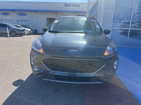 Used 2022 Ford Escape SEL w/ Technology Package image 4