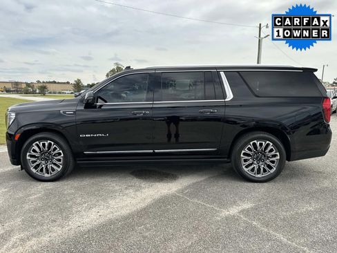 Used 2023 GMC Yukon XL Denali Ultimate image 7