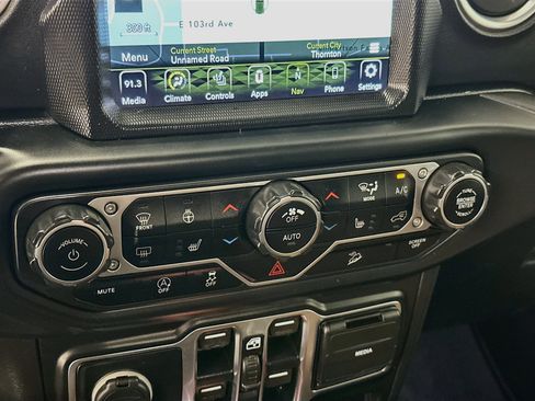 Used 2020 Jeep Wrangler Unlimited Sahara AWD/4WD image 24