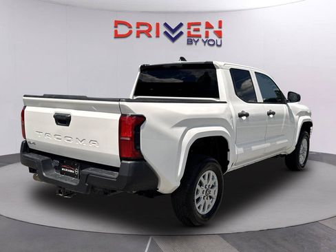 Used 2025 Toyota Tacoma SR AWD/4WD image 3