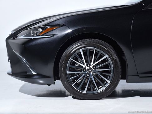 Used 2024 Lexus ES 300h w/ Premium Package image 14