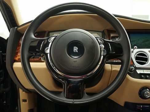 Used 2013 Rolls-Royce Ghost image 11