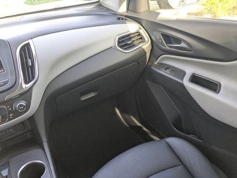 Used 2024 Chevrolet Equinox LS w/ Driver Confidence II Package FWD image 17