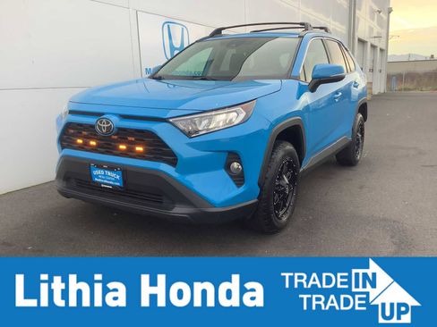 Used 2019 Toyota RAV4 XLE image 1