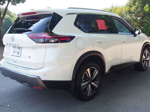 Used 2024 Nissan Rogue SL FWD image 7