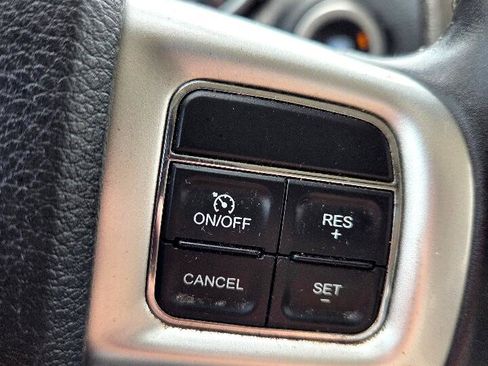 Used 2016 Dodge Journey SE image 19