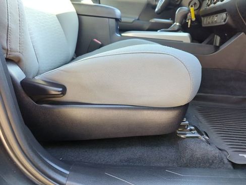 Used 2017 Toyota Tacoma SR5 w/ Tow Package image 34