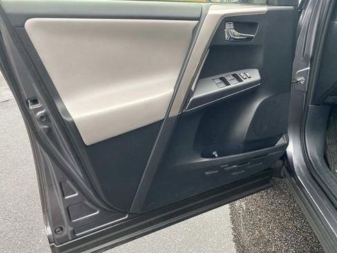 Used 2018 Toyota RAV4 XLE image 17