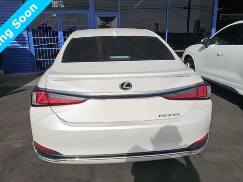 Used 2024 Lexus ES 300h w/ Premium Package image 5