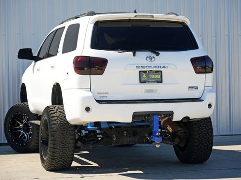 Used 2016 Toyota Sequoia SR5 image 5