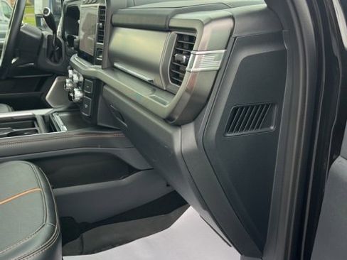 Used 2024 Ford F250 Platinum image 24