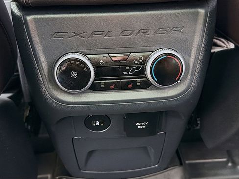 Used 2025 Ford Explorer Platinum w/ LUX Leather Package image 43