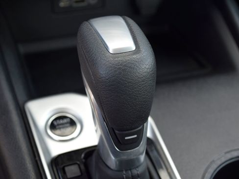 Used 2025 Nissan Altima 2.5 SV AWD/4WD image 10