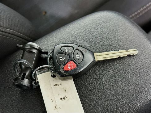 Used 2013 Toyota Corolla S image 20