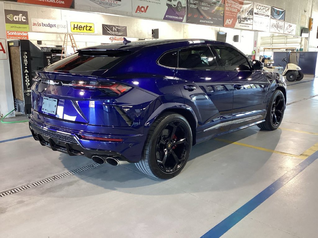 Used 2019 Lamborghini Urus AWD/4WD image 3
