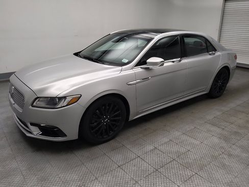 Used 2017 Lincoln Continental Select w/ Climate Package AWD/4WD image 2