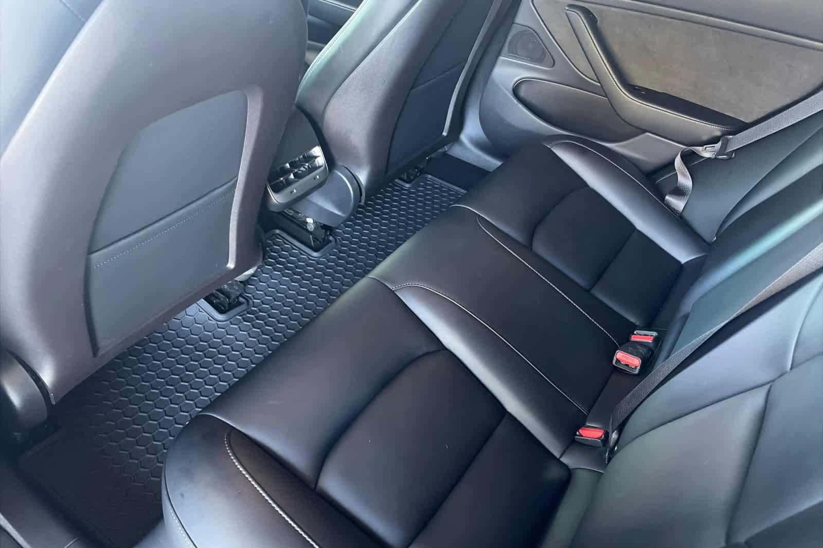 Used 2019 Tesla Model 3 RWD image 4