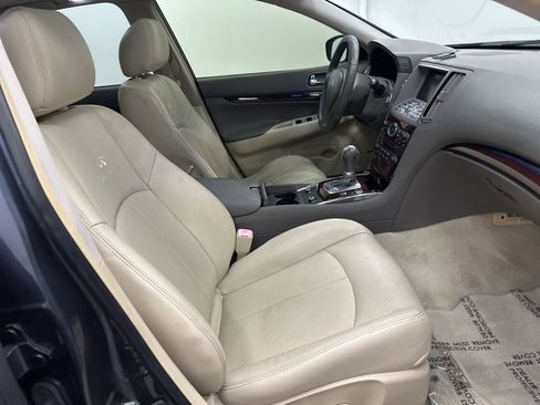 Used 2011 INFINITI G37 Journey w/ Premium Pkg image 27