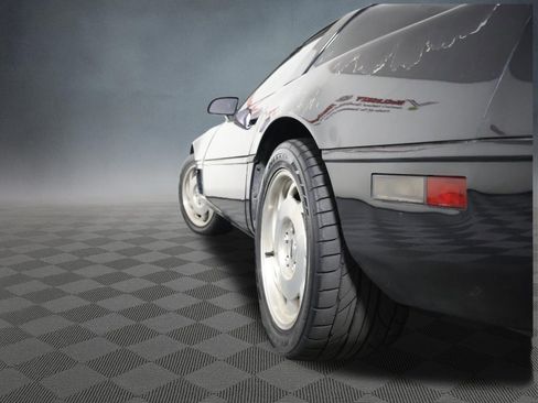 Used 1995 Chevrolet Corvette Coupe RWD image 8