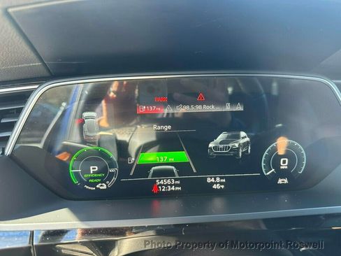 Used 2022 Audi e-tron Premium w/ Interior Protection Package image 23