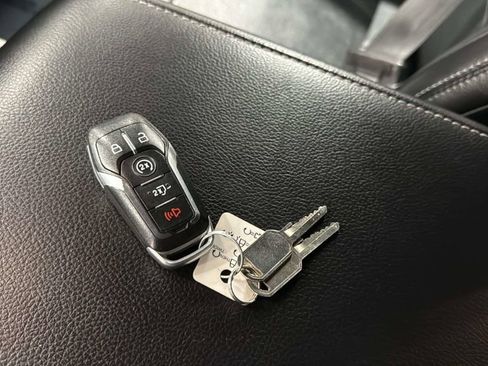 Used 2017 Ford F150 Lariat w/ Equipment Group 502A Luxury AWD/4WD image 42